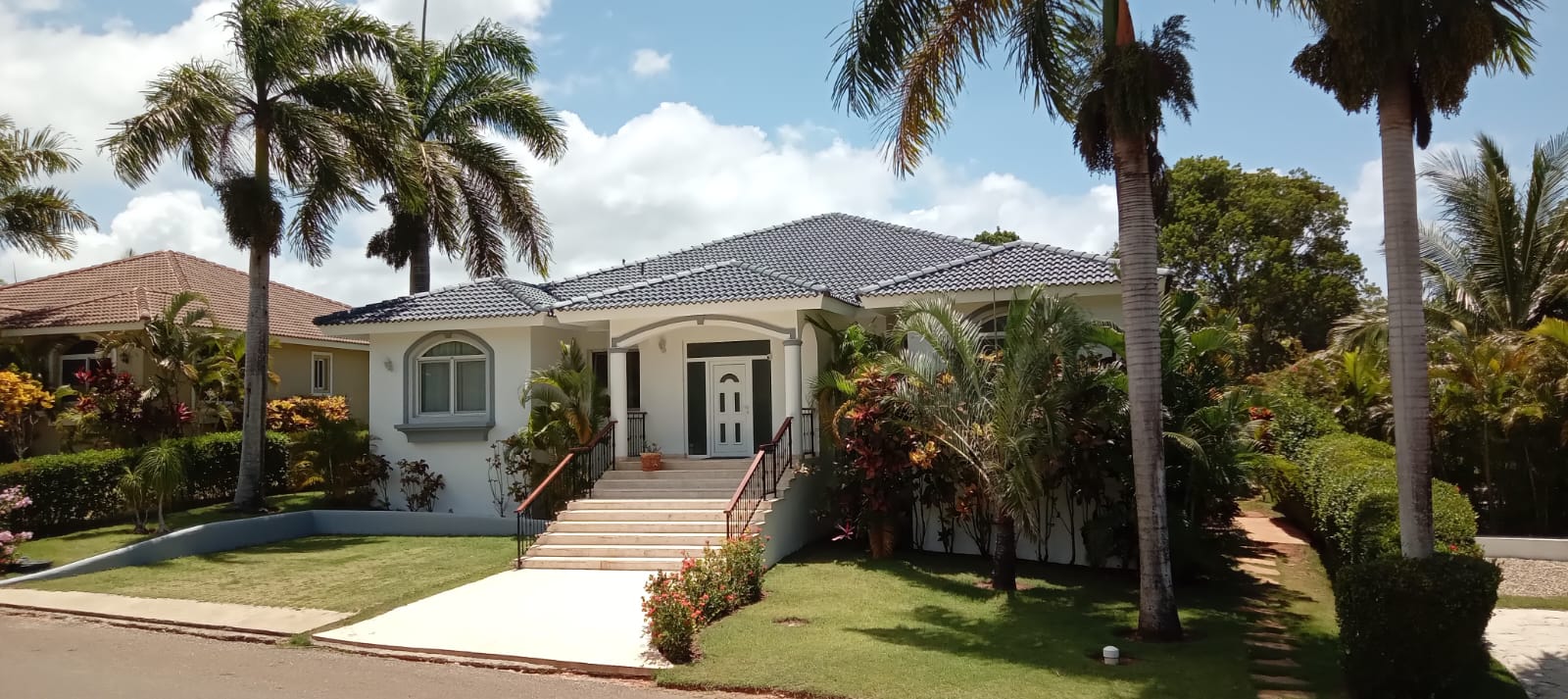 Villa #119 Residencial Hispaniola